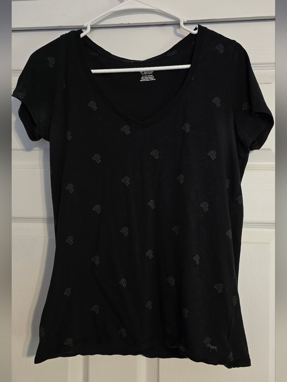 PINK Victoria's Secret Black V-Neck Short Sleeve Logo Tee